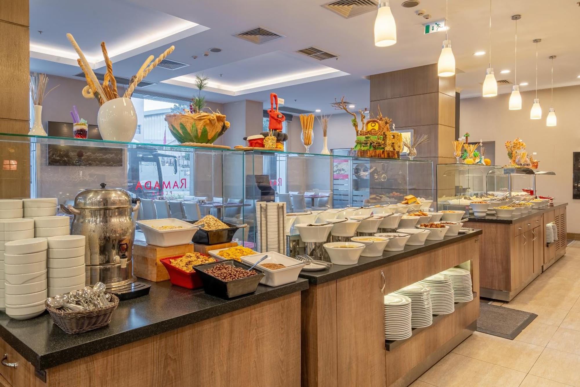 Hotel Ramada Plaza By Wyndham Izmir Zewnętrze zdjęcie